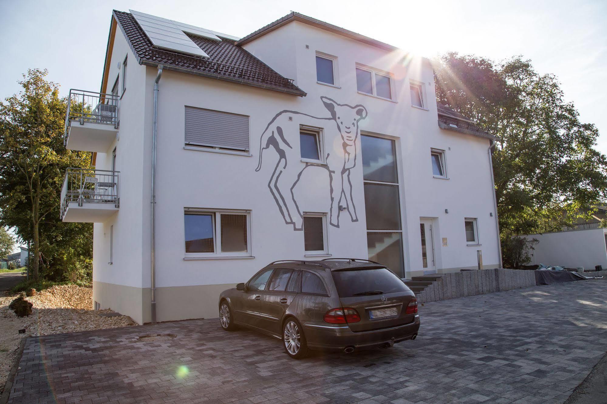 Gaestehaus Und Fewo Lamm Garni Blaubeuren Exterior photo