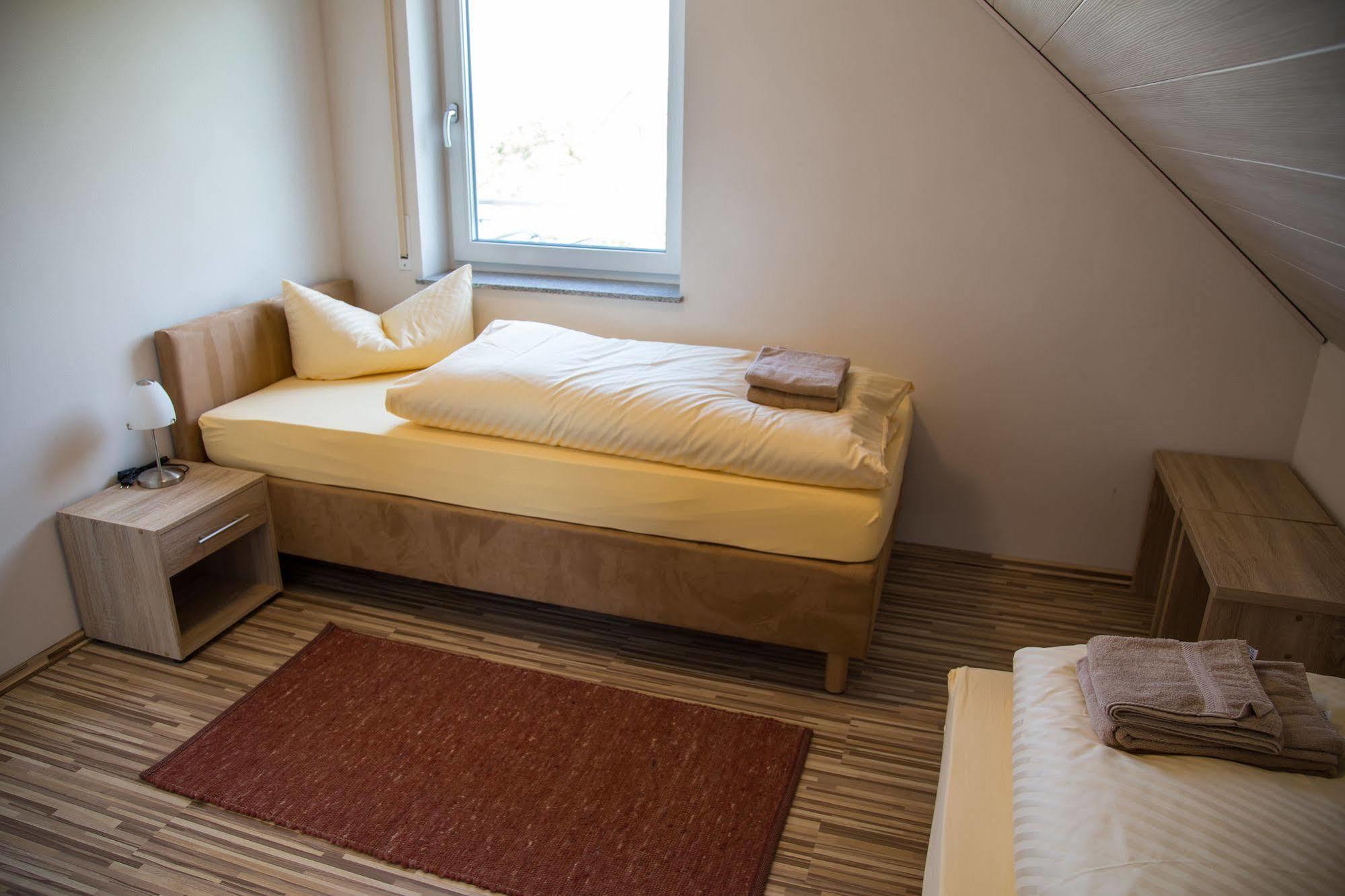 Gaestehaus Und Fewo Lamm Garni Blaubeuren Exterior photo